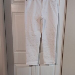 Chic White Studded Women's Cropped Jeans